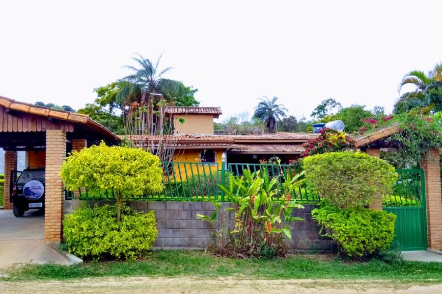 Casa de quatro quartos em área de 2000m²